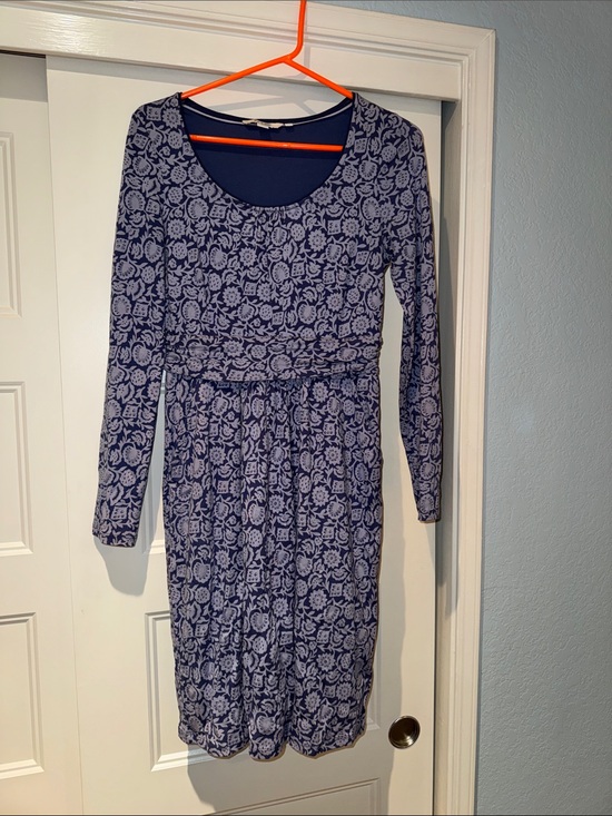 Boden Dresses & Skirts - Boden Long-Sleeve Navy and Periwinkle Floral Jersey Dress